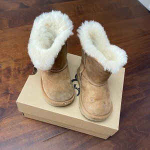 Ugg Bailey Button II Chestnut Girls Size 7
